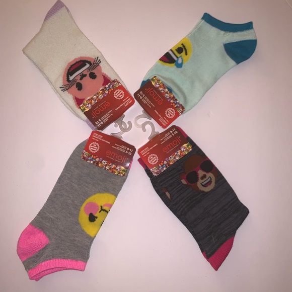 😊FREE😊 NWT EMOJI socks - 4 pk 1 price 🧦 - Picture 1 of 8